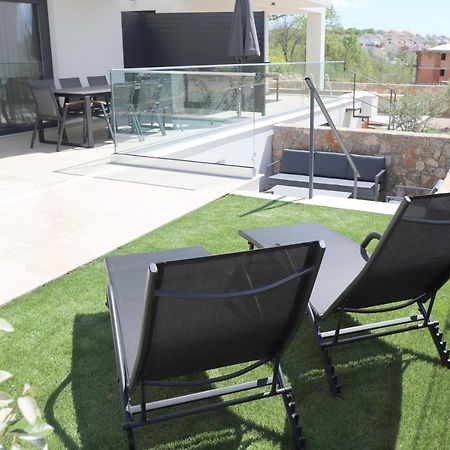 Brand New Apartment With Private Pool Нівице Екстер'єр фото