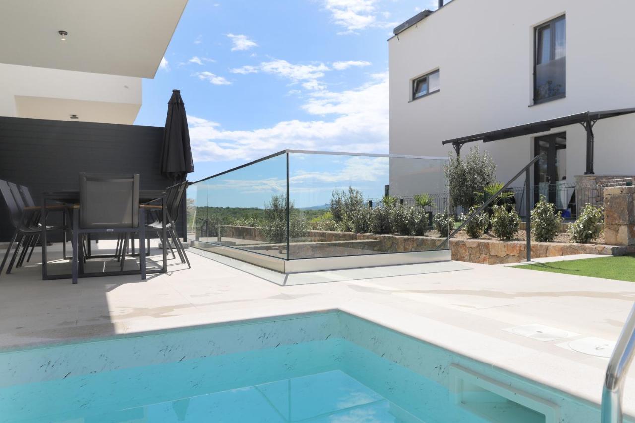 Brand New Apartment With Private Pool Нівице Екстер'єр фото