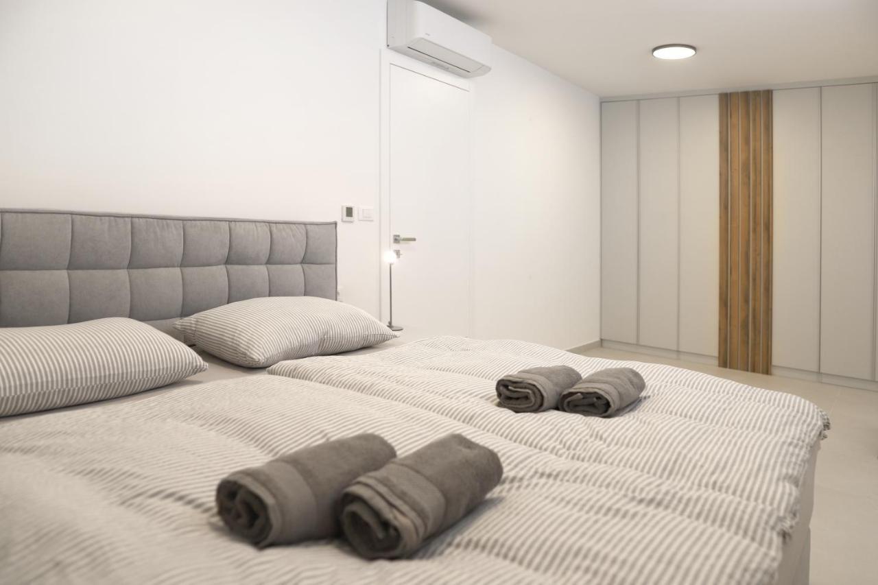 Brand New Apartment With Private Pool Нівице Екстер'єр фото
